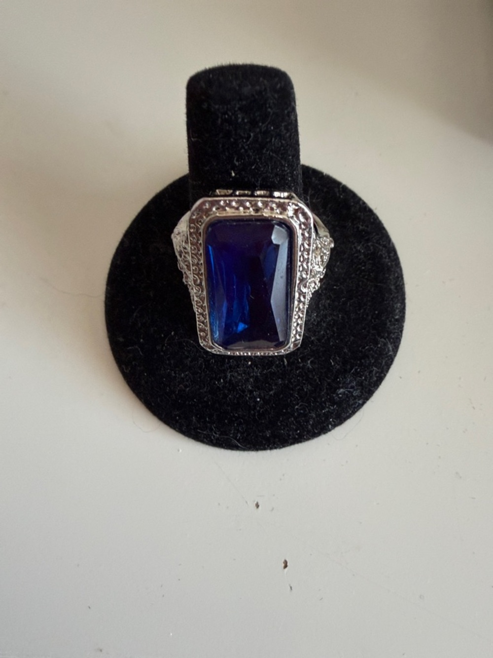Silver-Tone Blue Statement Ring - Elegant Fashion Jewelry